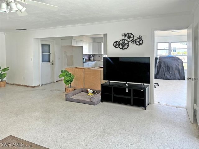 5201 Pocatella CT, Cape Coral, FL 33904