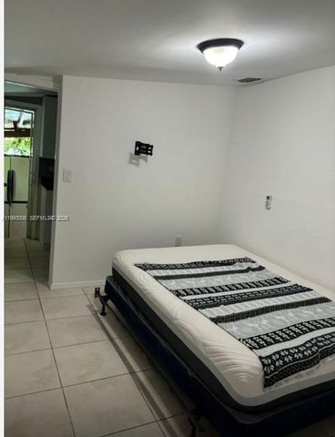 1176 NW 38th St 2, Miami, FL 33127