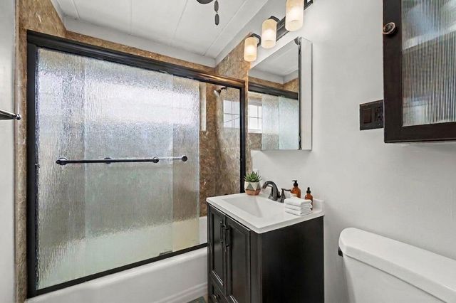1445 W Touhy Avenue 9A, Park Ridge, IL 60068