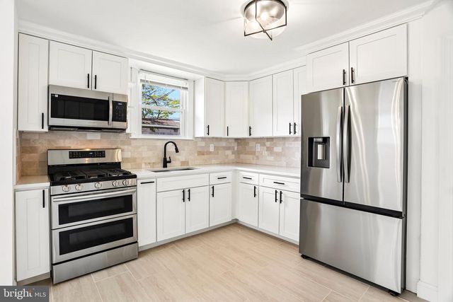 2960 SUNNYCREST RD, Willow Grove, PA 19090