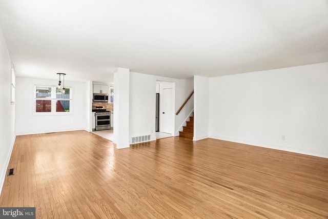 2960 SUNNYCREST RD, Willow Grove, PA 19090