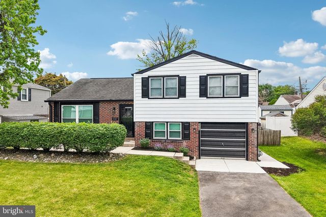 2960 SUNNYCREST RD, Willow Grove, PA 19090