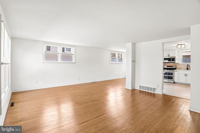 2960 SUNNYCREST RD, Willow Grove, PA 19090