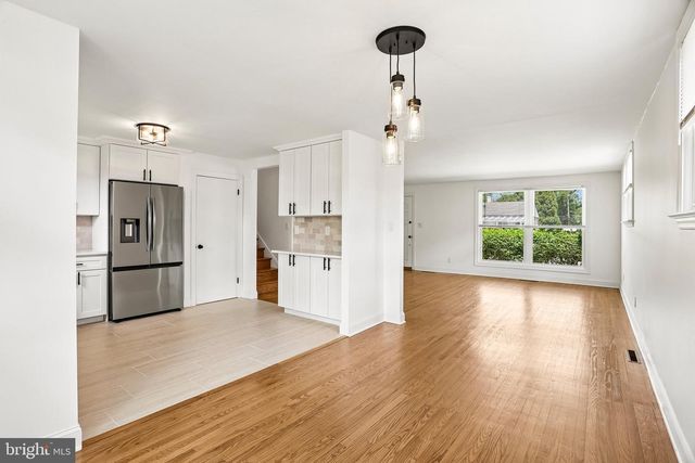 2960 SUNNYCREST RD, Willow Grove, PA 19090