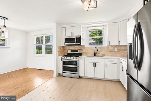 2960 SUNNYCREST RD, Willow Grove, PA 19090