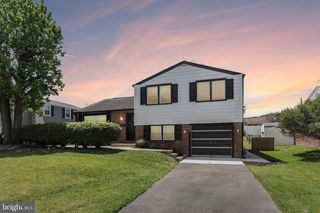 2960 SUNNYCREST RD, Willow Grove, PA 19090