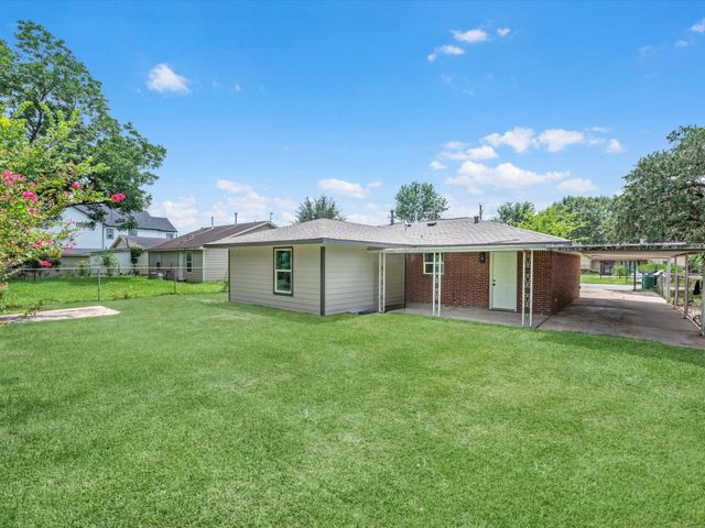 5039 Briscoe Street, Houston, TX 77033