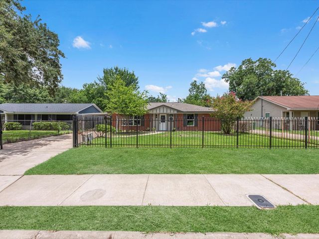5039 Briscoe Street, Houston, TX 77033