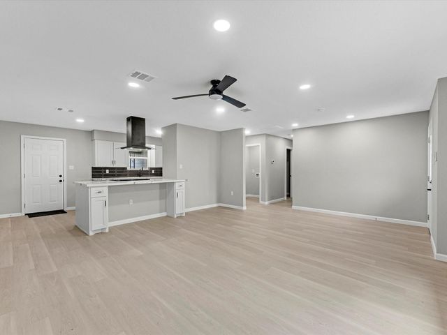 5039 Briscoe Street, Houston, TX 77033