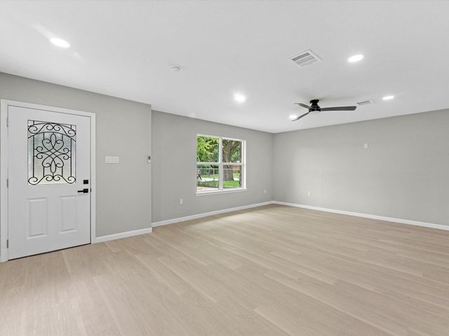 5039 Briscoe Street, Houston, TX 77033