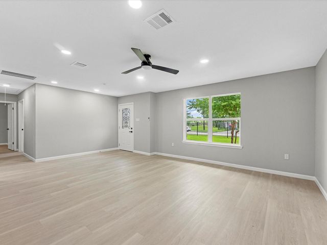 5039 Briscoe Street, Houston, TX 77033