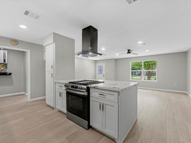 5039 Briscoe Street, Houston, TX 77033