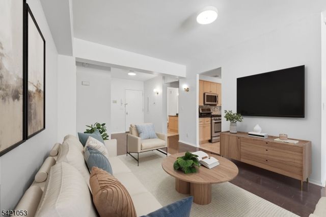 609 W South Orange Ave 4U, South Orange Village Twp., NJ 07079