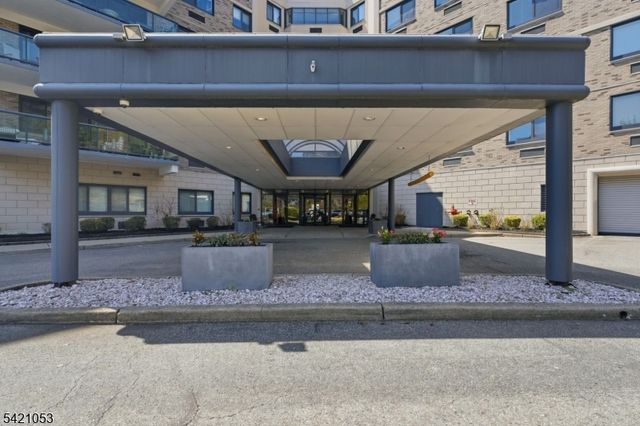 609 W South Orange Ave 4U, South Orange Village Twp., NJ 07079