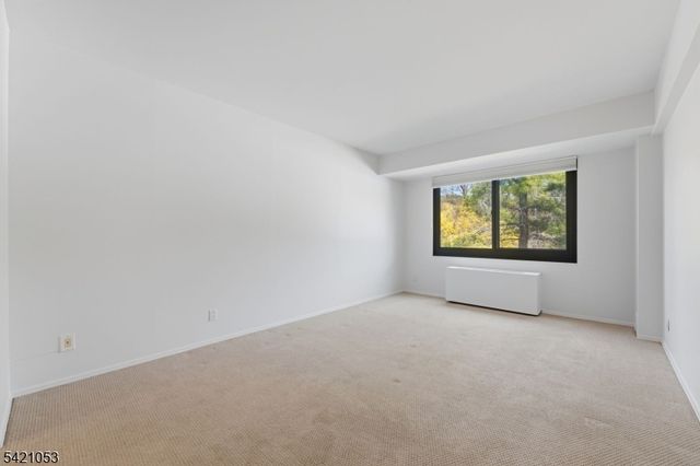 609 W South Orange Ave 4U, South Orange Village Twp., NJ 07079