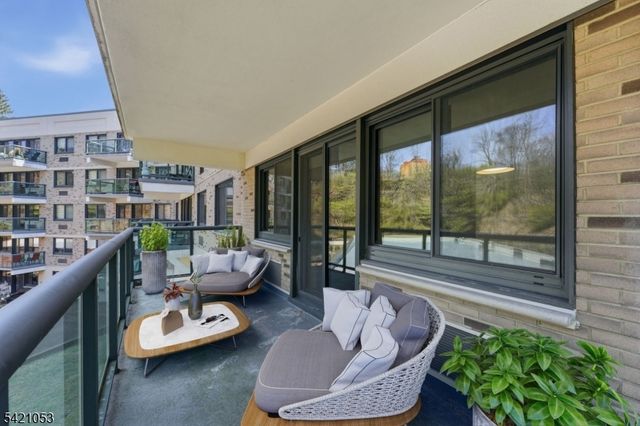 609 W South Orange Ave 4U, South Orange Village Twp., NJ 07079