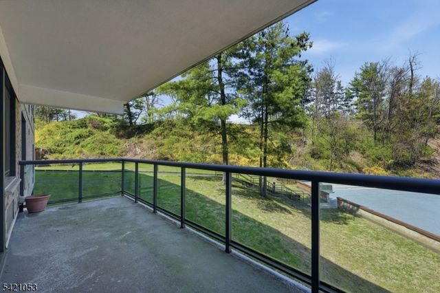 609 W South Orange Ave 4U, South Orange Village Twp., NJ 07079