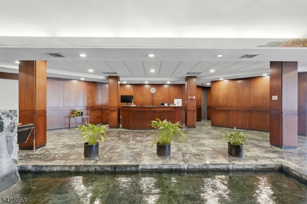 609 W South Orange Ave 4U, South Orange Village Twp., NJ 07079