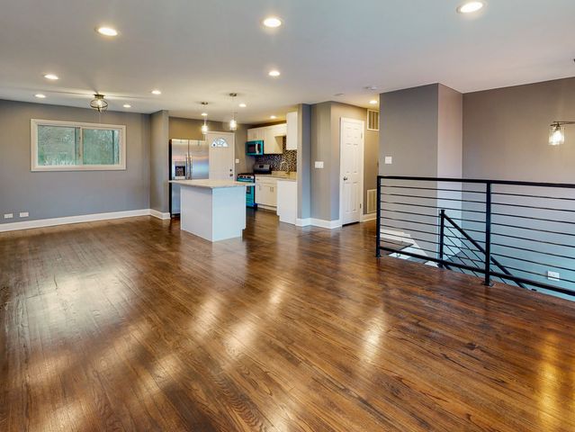 16439 Hermitage Avenue, Markham, IL 60428