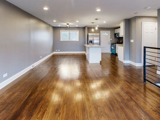 16439 Hermitage Avenue, Markham, IL 60428