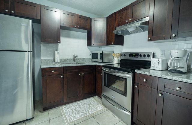 3909 N DARWIN AVENUE, Tampa, FL 33603