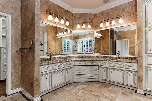 35 Misty Grove Circle, The Woodlands, TX 77380