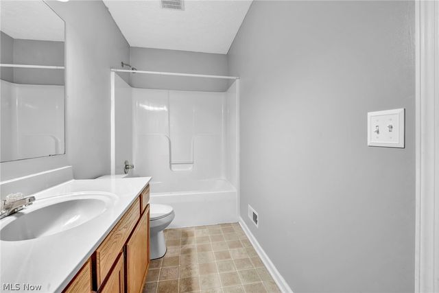 5292 Meadow Park Drive, Kent, OH 44240