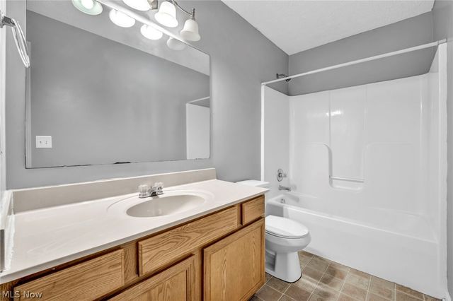 5292 Meadow Park Drive, Kent, OH 44240