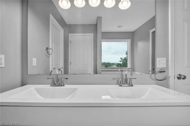 5292 Meadow Park Drive, Kent, OH 44240