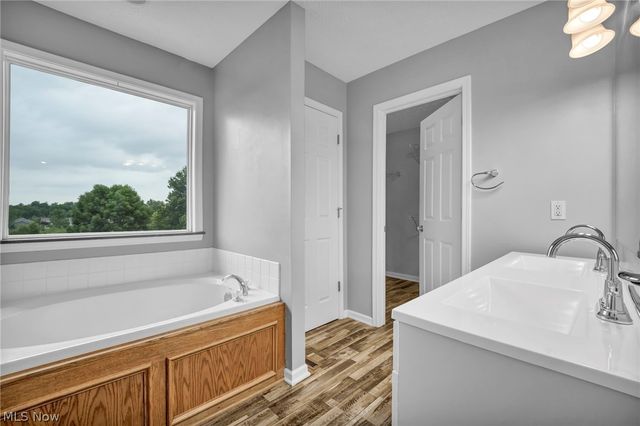 5292 Meadow Park Drive, Kent, OH 44240
