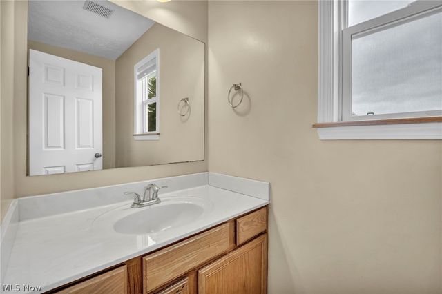 5292 Meadow Park Drive, Kent, OH 44240
