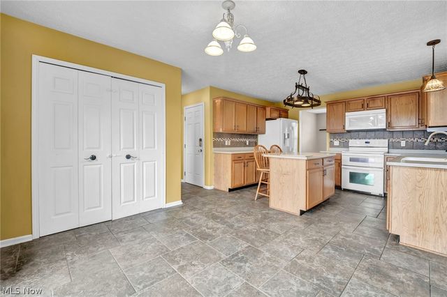 5292 Meadow Park Drive, Kent, OH 44240