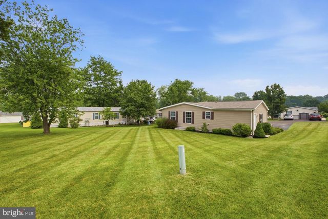 90 ROBIN LN, Sellersville, PA 18960