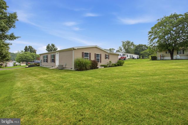 90 ROBIN LN, Sellersville, PA 18960