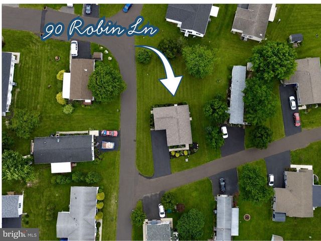 90 ROBIN LN, Sellersville, PA 18960