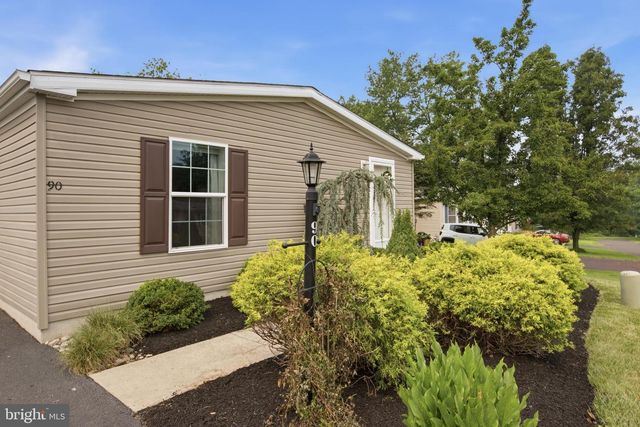 90 ROBIN LN, Sellersville, PA 18960