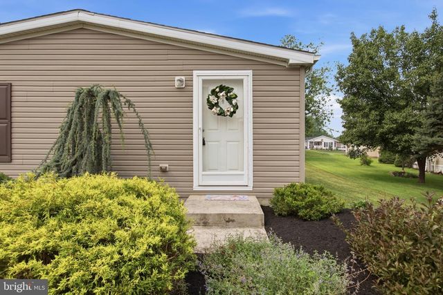 90 ROBIN LN, Sellersville, PA 18960