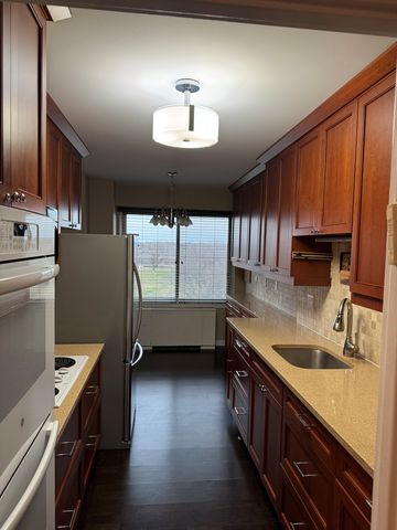 6933 N kedzie Avenue 615, Chicago, IL 60645