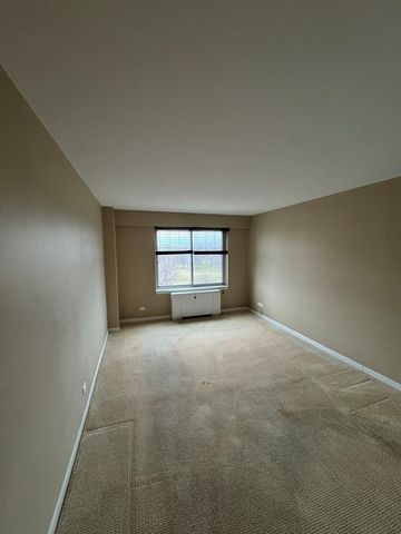 6933 N kedzie Avenue 615, Chicago, IL 60645