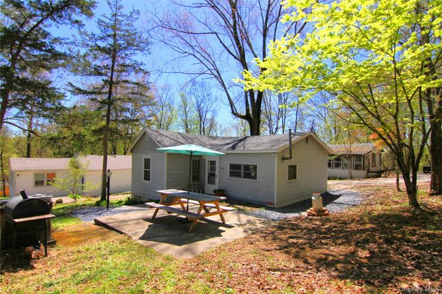 35 GLANHOPE Road 18, Hopewell Junction, NY 12533