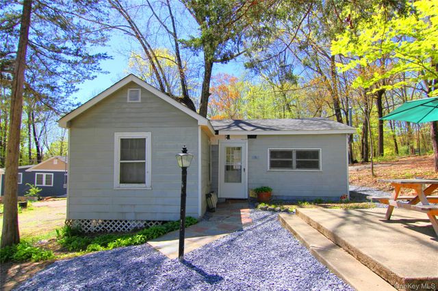 35 GLANHOPE Road 18, Hopewell Junction, NY 12533