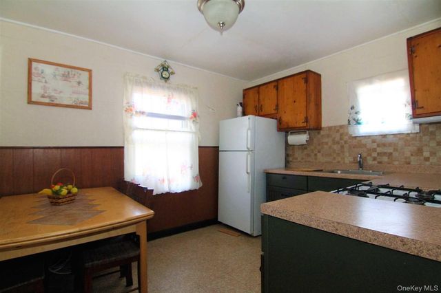 35 GLANHOPE Road 18, Hopewell Junction, NY 12533