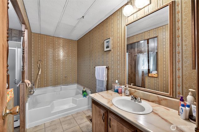 13413 Cedar Cir E, Bonney Lake, WA 98391