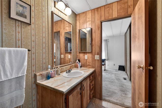 13413 Cedar Cir E, Bonney Lake, WA 98391