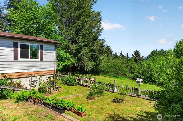 13413 Cedar Cir E, Bonney Lake, WA 98391