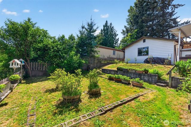 13413 Cedar Cir E, Bonney Lake, WA 98391