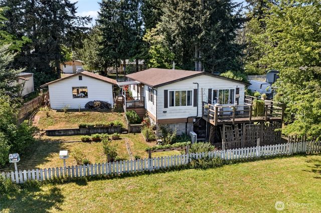 13413 Cedar Cir E, Bonney Lake, WA 98391