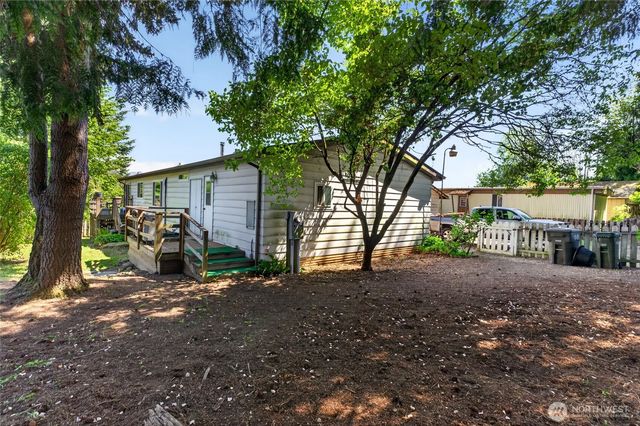13413 Cedar Cir E, Bonney Lake, WA 98391