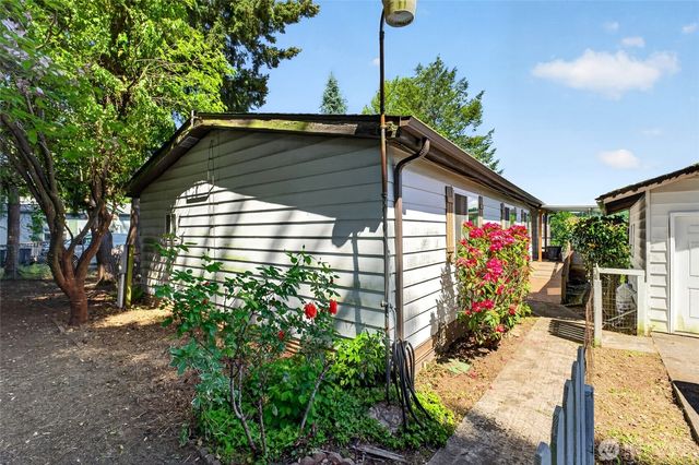 13413 Cedar Cir E, Bonney Lake, WA 98391