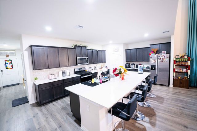 9820 Elk Falls Lane, Aubrey, TX 76227
